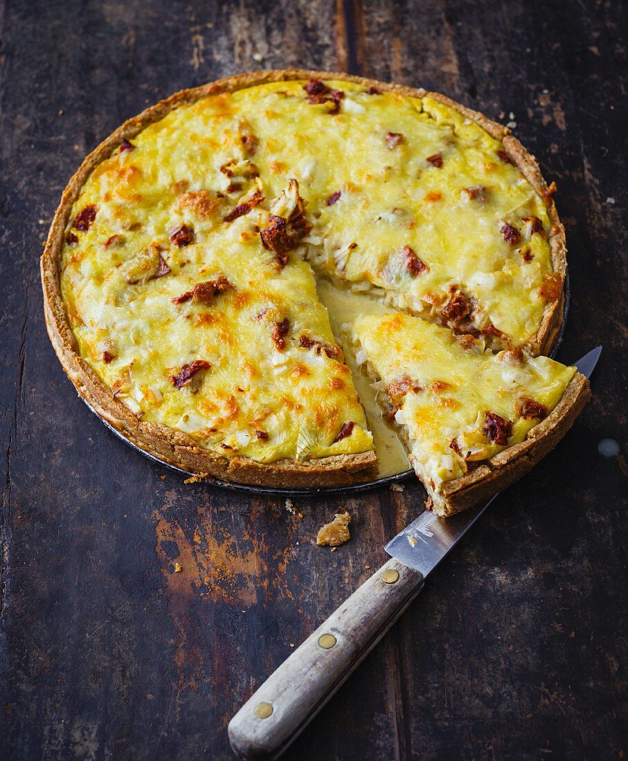 Tomato and onion quiche with an almond base