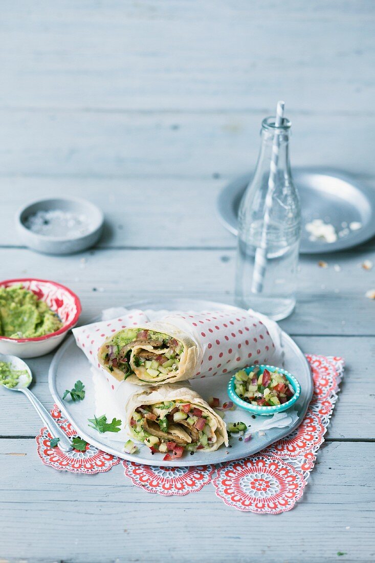 Burritos mit Seitan-Füllung