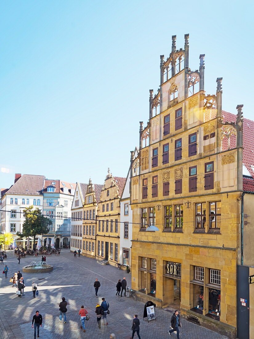 The old market square in Bielefel with the Crüwellhaus to the right