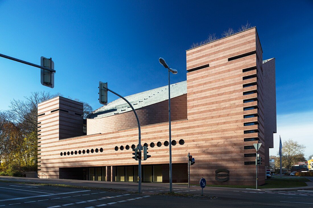Vertriebsgebäude der HARTING Deutschland GmbH & Co. KG in Minden, es wurde von dem Schweizer Architekten Mario Botta entworfen, Minden