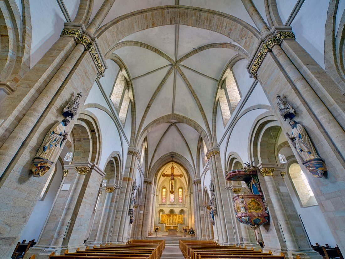 Das Kirchenschiff des Doms mit Kreuzgratgewölbe, Osnabrück