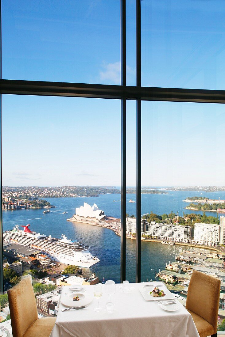 Ausblick vom Altitude Restaurant im Hotel 'Shangri-La', Sydney