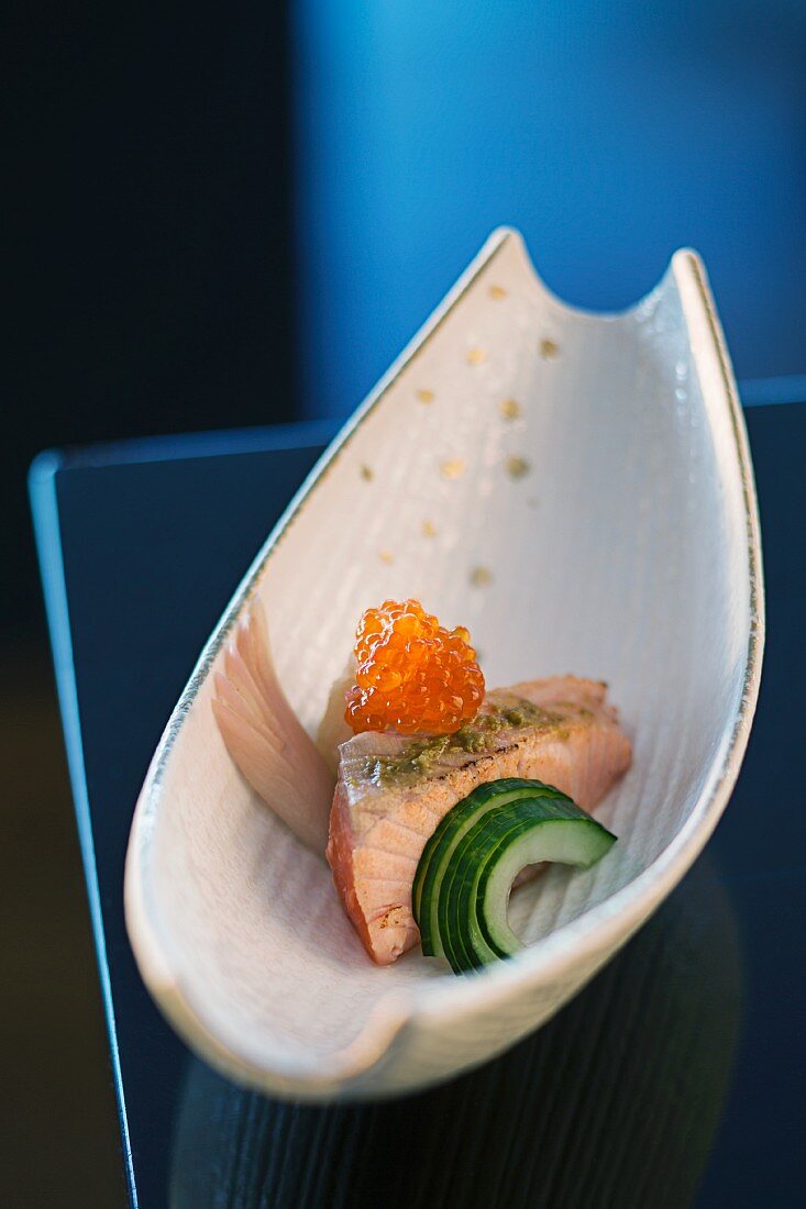 Lachsforelle mit Kaviar und Gurke im Wasabi Restaurant in Noosa