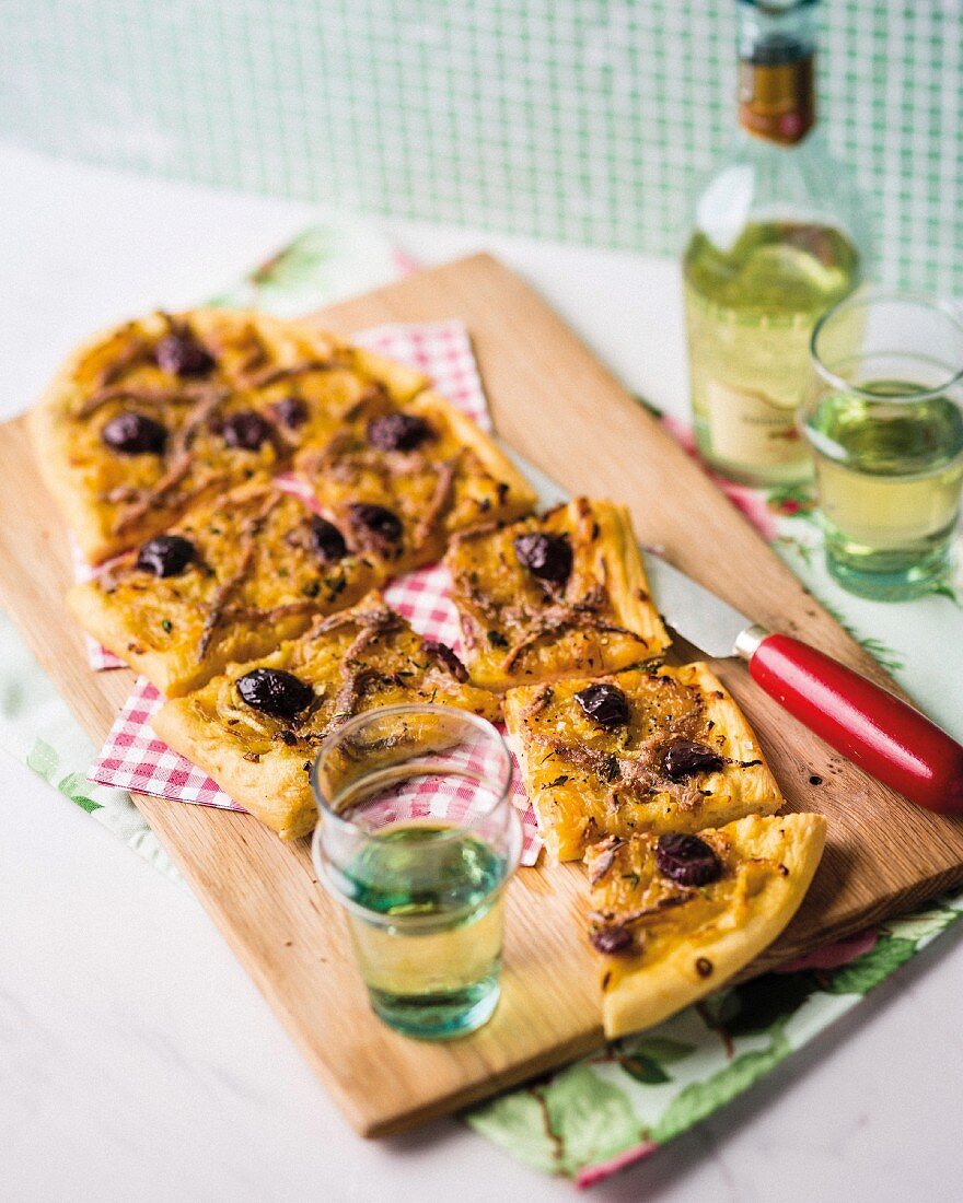 Pissaladiere with fennel, anchovies and olives