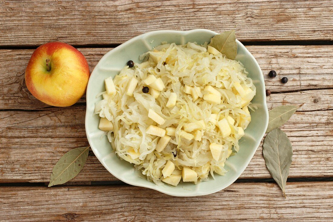 Sauerkraut mit Apfel