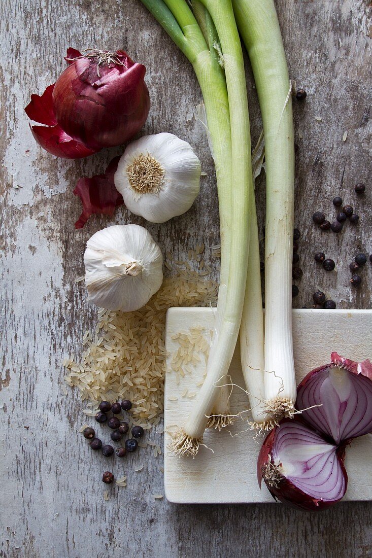 Bulb vegetables, rice and juniper berries