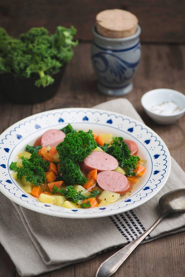 Green kale stew with sausages