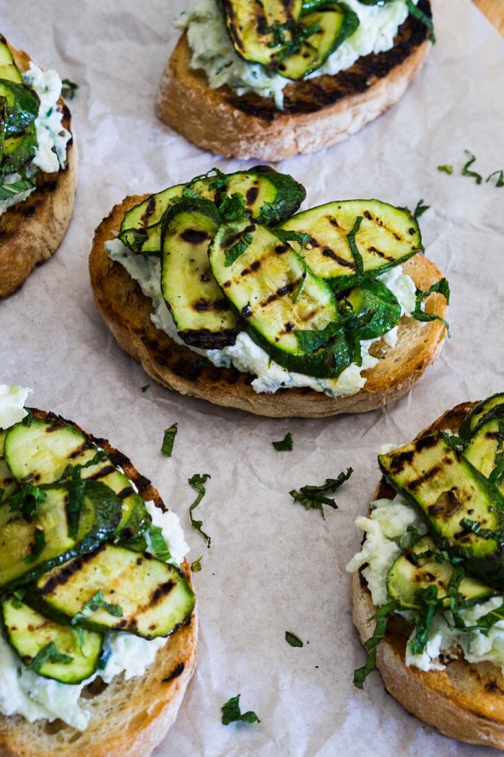 Bruschetta topped with grilled courgettes