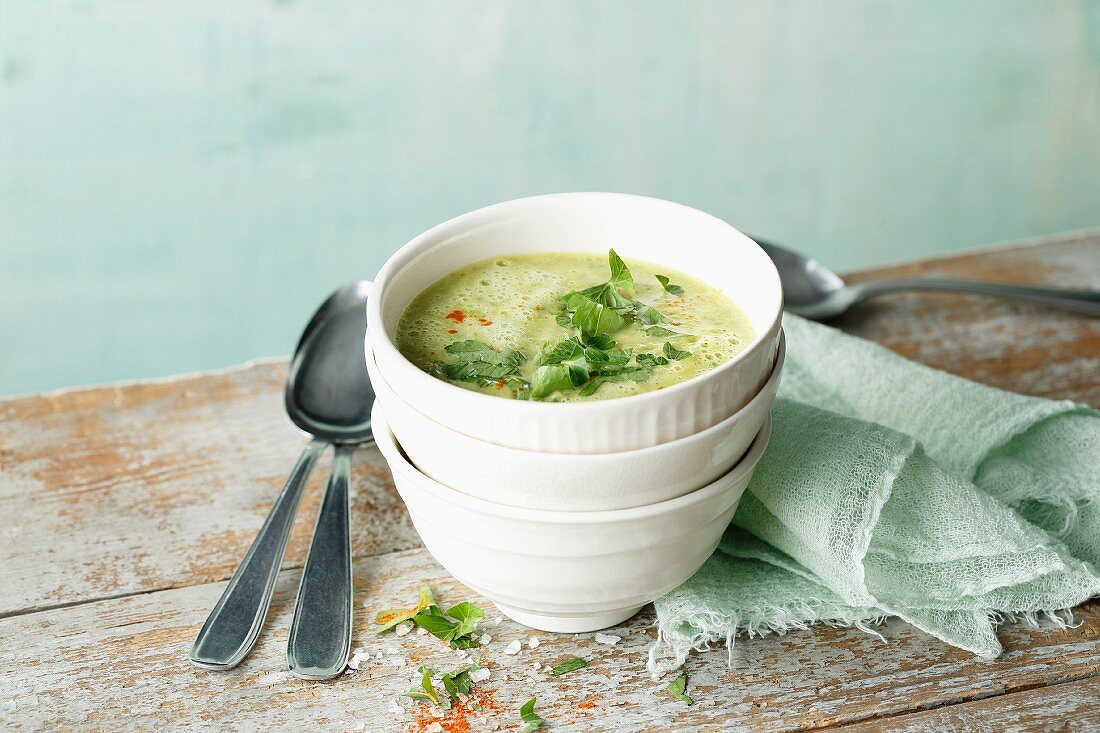 Courgette soup with chickpeas and fresh parsley