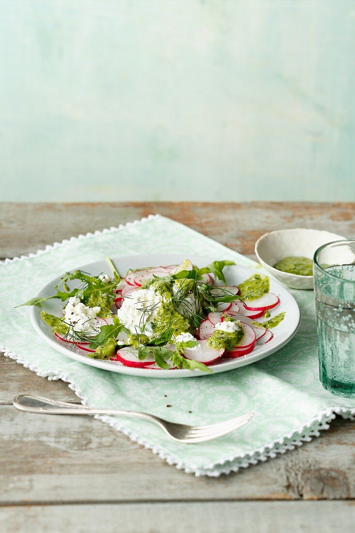 Herb radish carpaccio with coarse cream cheese