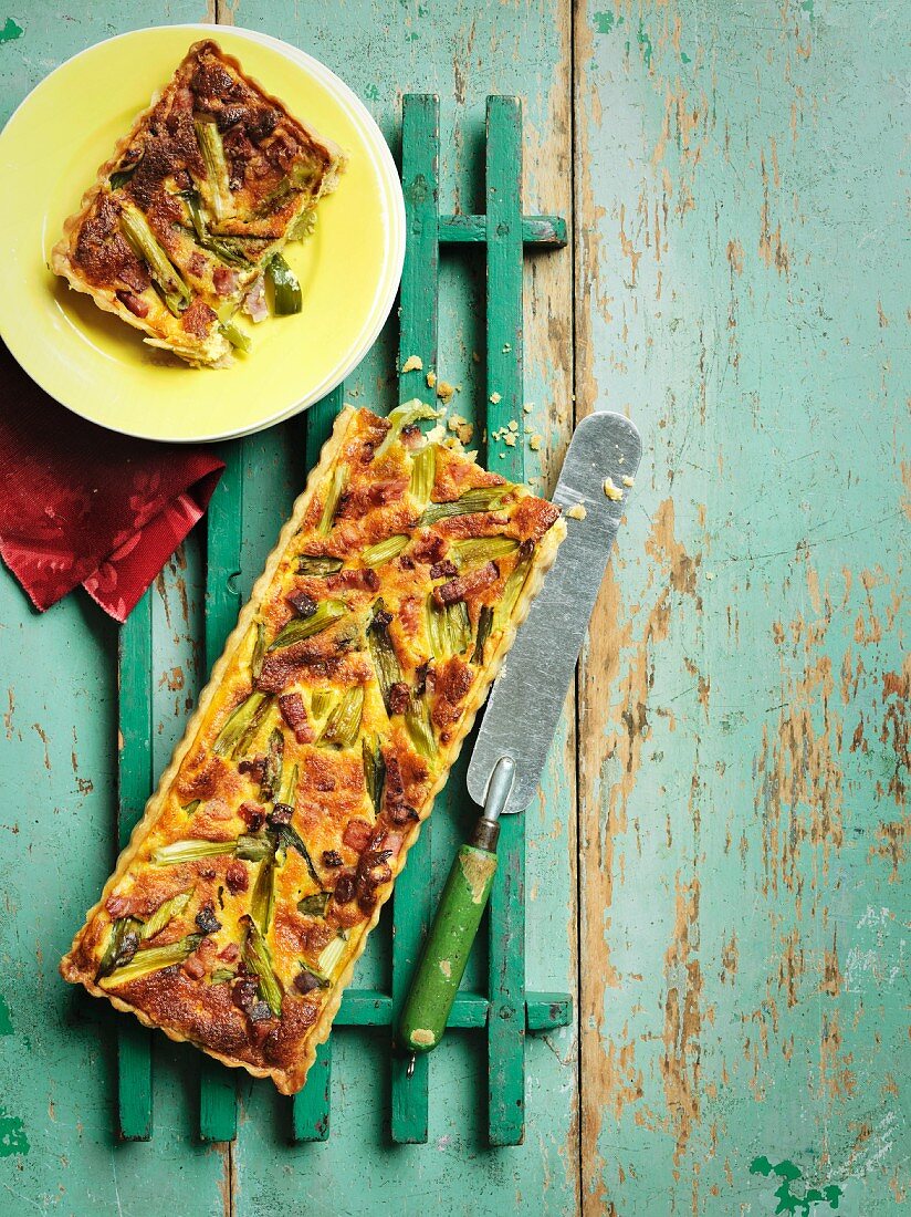 Spring onion tart with bacon (seen from above)