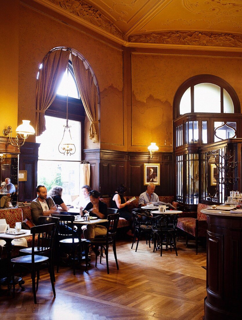 Café Sperl -historisches Kaffeehaus in Jugendstil in Wien