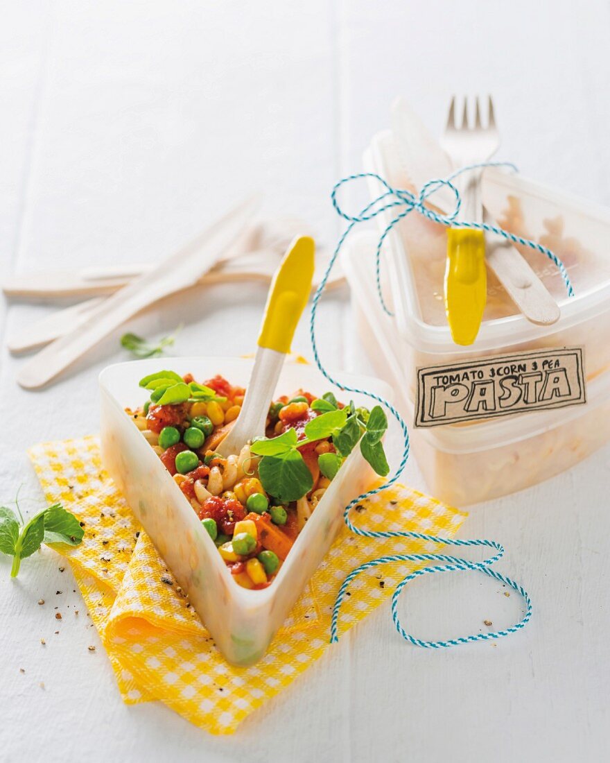 Pasta salad with peas, sweetcorn and tomatoes
