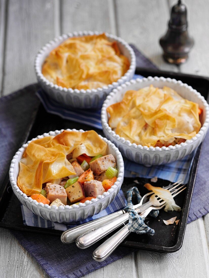 Ham and vegetable pies (England)