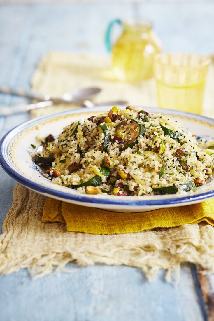 Couscous mit Zucchini und Pistazien