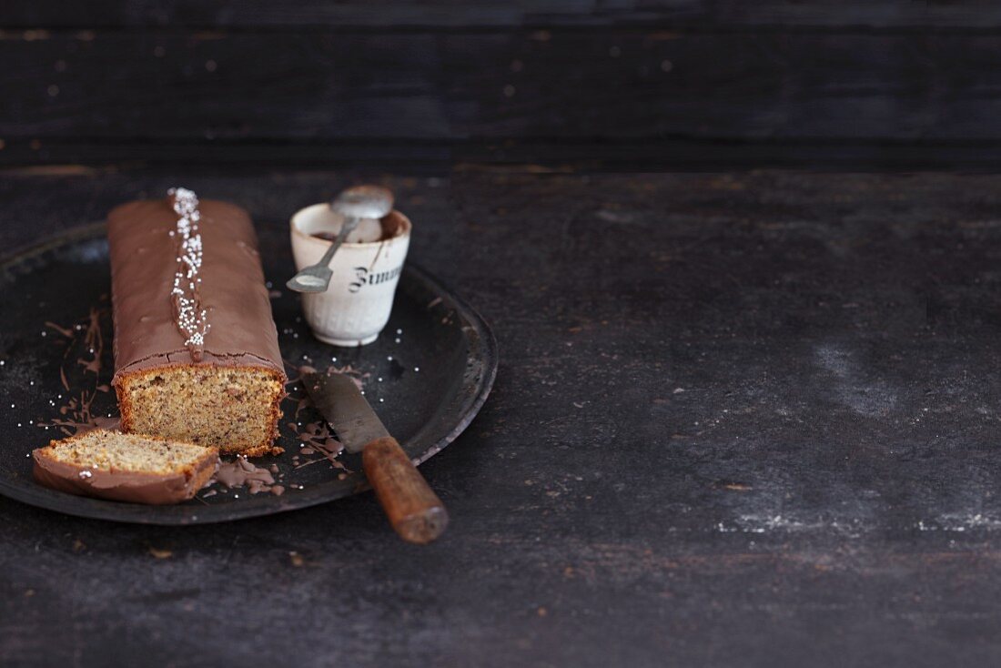 Nusskuchen mit Schokoglasur