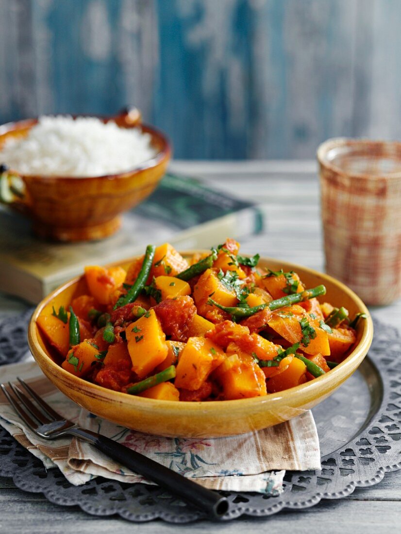 Creamy pumpkin and bean curry