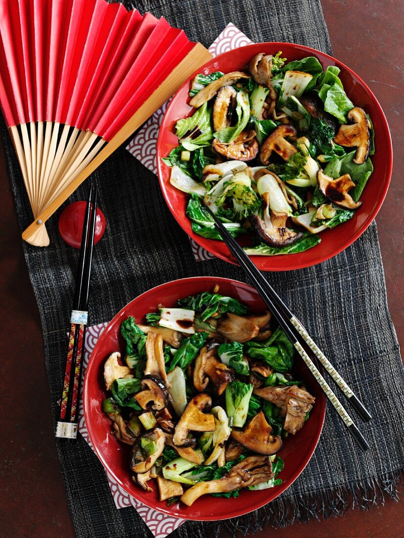 Mushroom and bok choy stir fry (Asia)