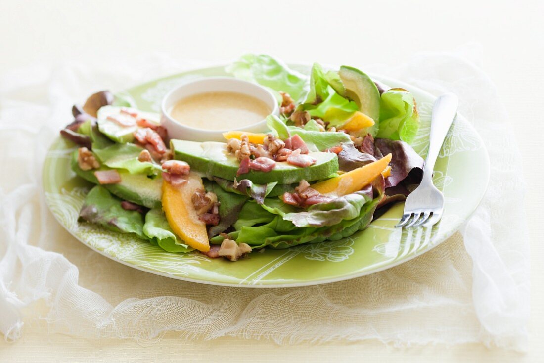 Mango and avocado salad with nuts