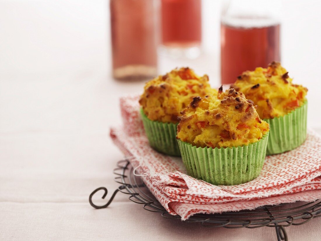 Spicy carrot muffins
