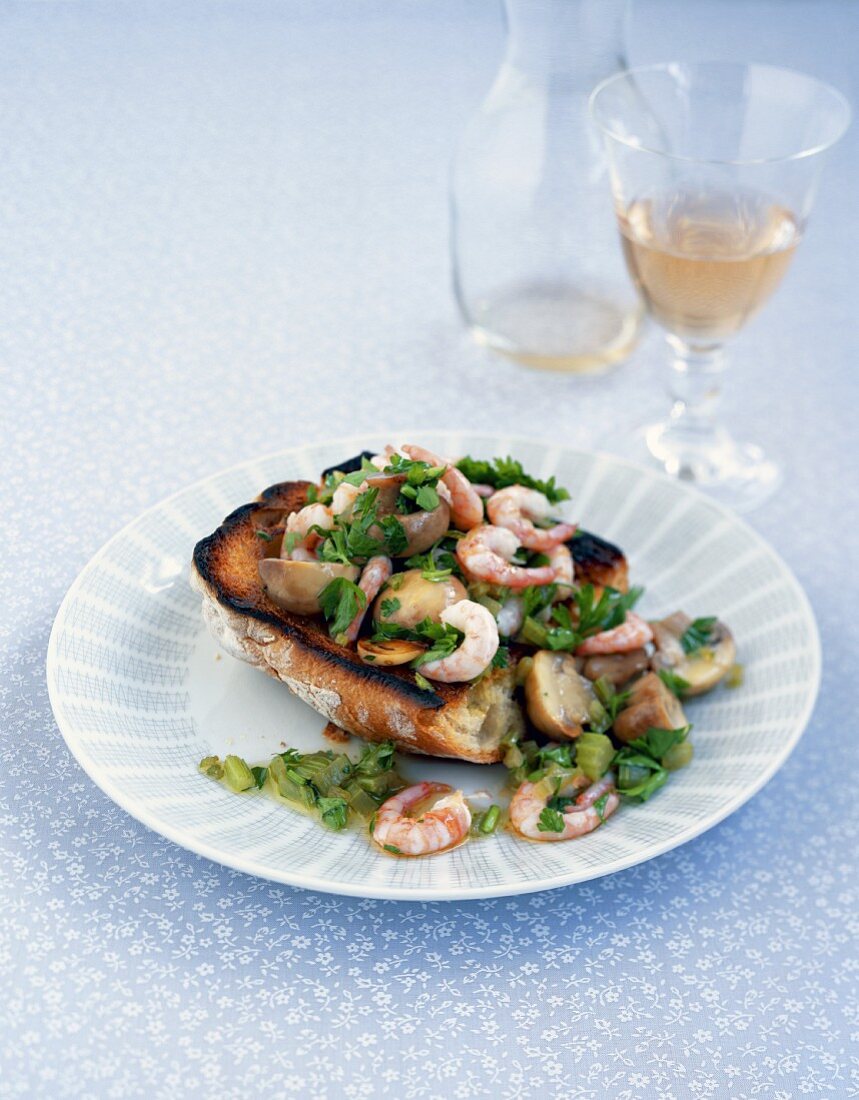 Warmes Bruschetta mit Pilzen & Garnelen