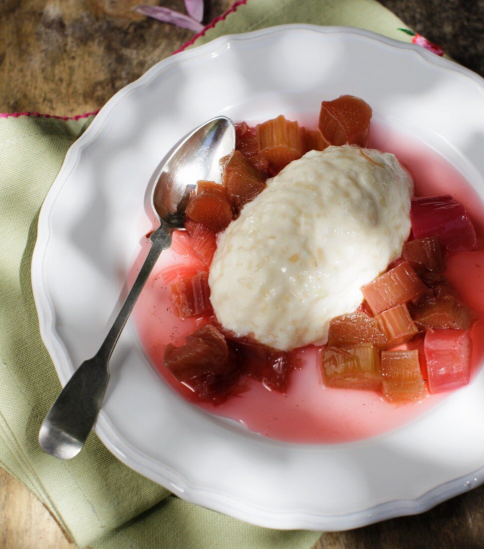 Rhubarb comports with rice pudding