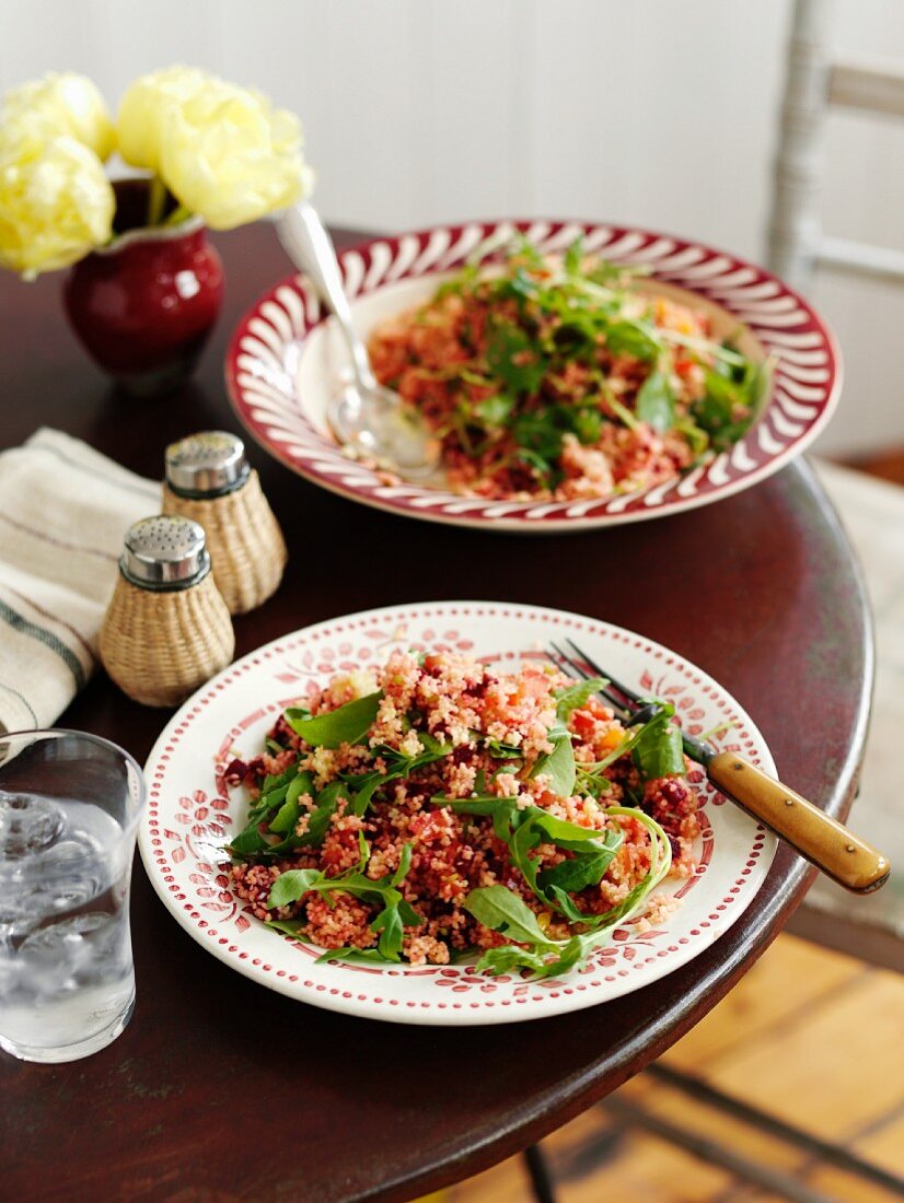 Couscous salad with spinach and beetroot