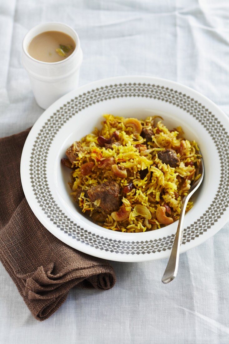 Rice with lamb, cashew nuts and raisins
