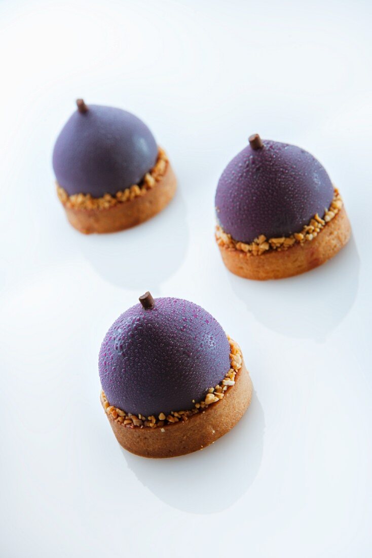 Plum ice cream tartlets