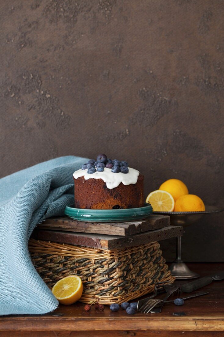 Lemon and blueberry cake with poppy seeds