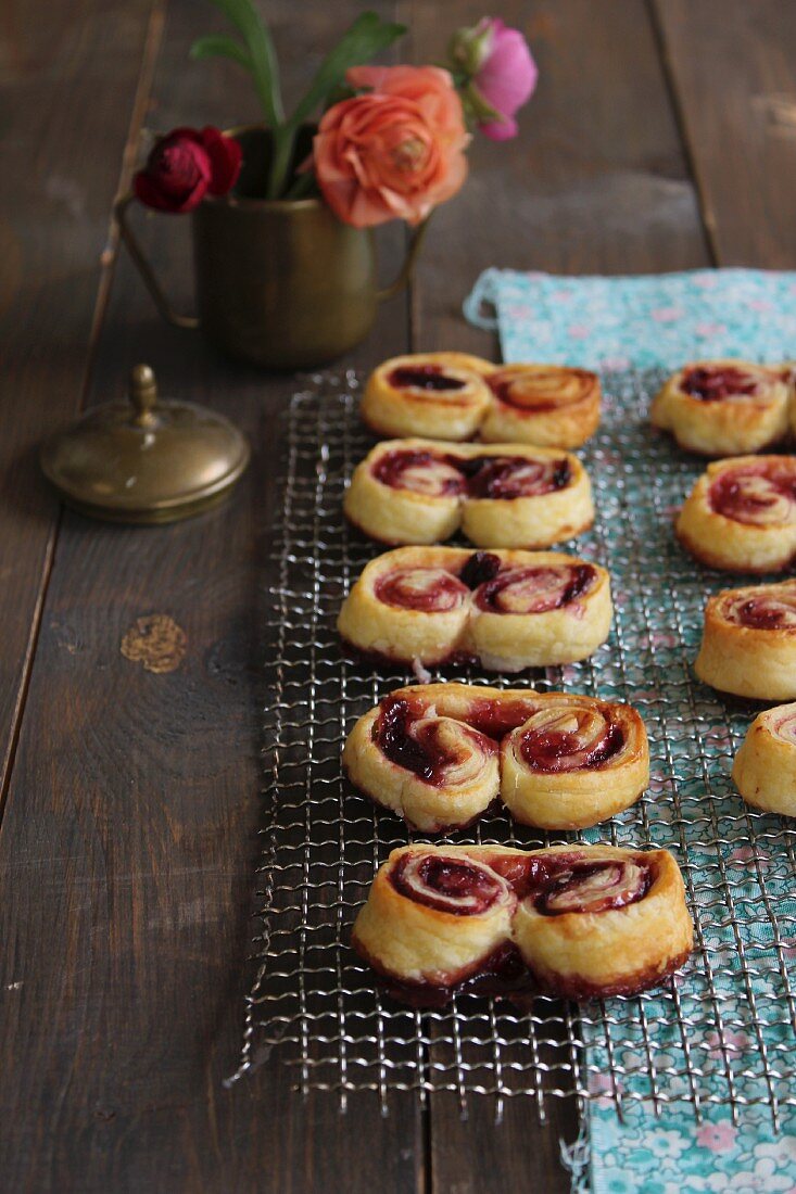 Palmiers mit Erdbeermarmelade