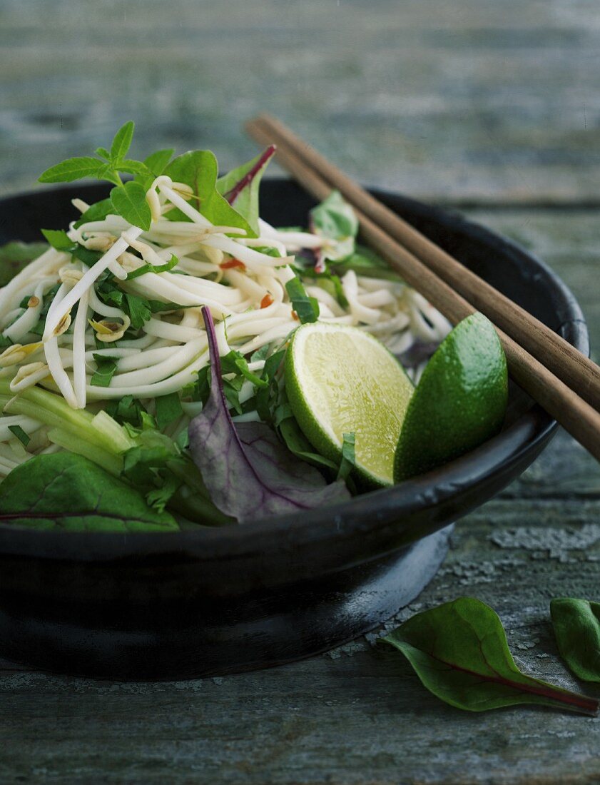 Reisnudelsalat mit Limetten (Asien)