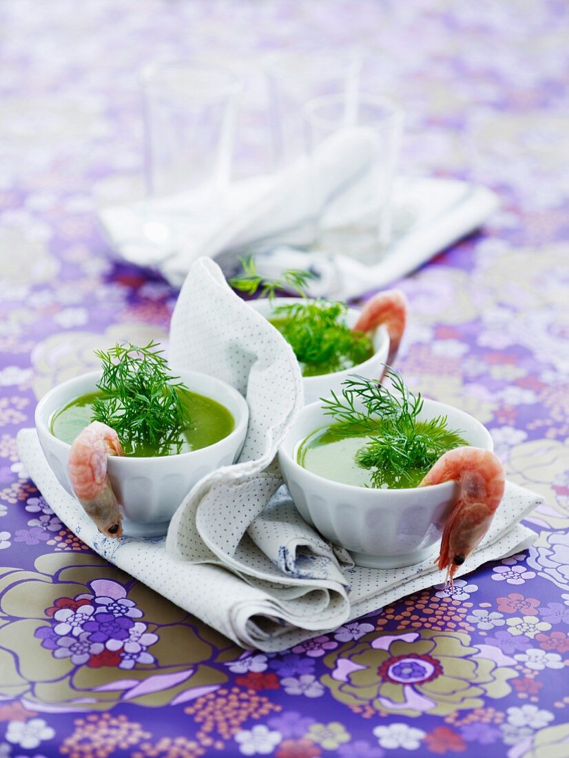 Dill soup with prawns