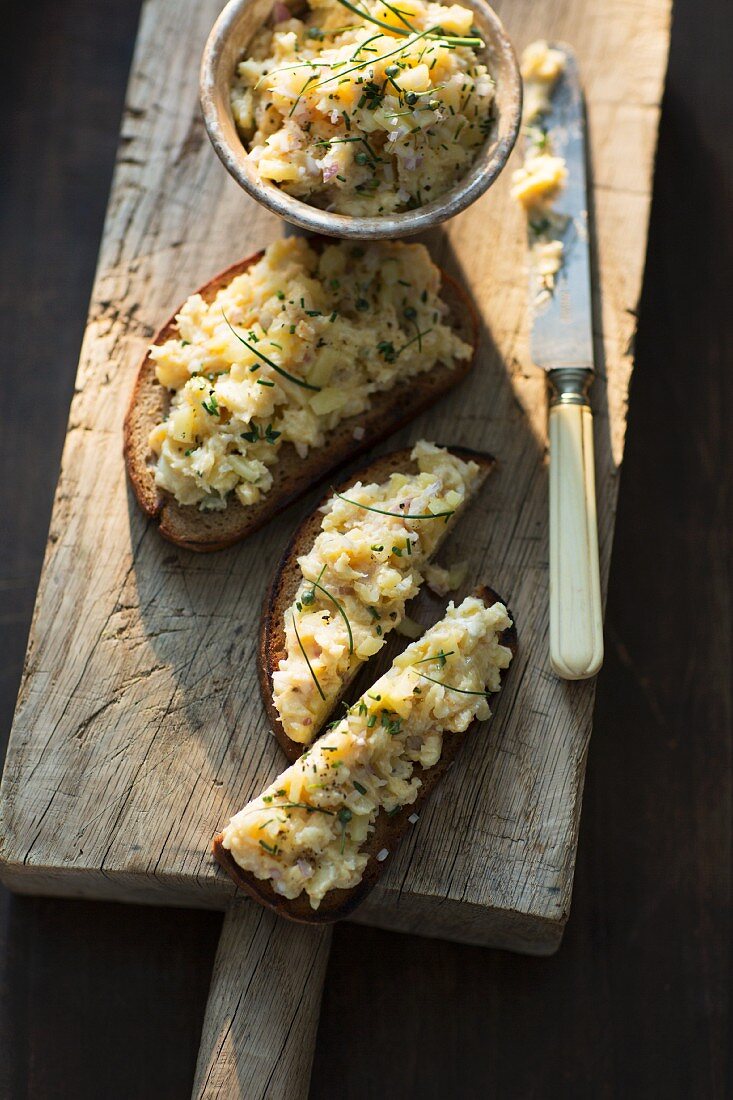 Obatzda with bread