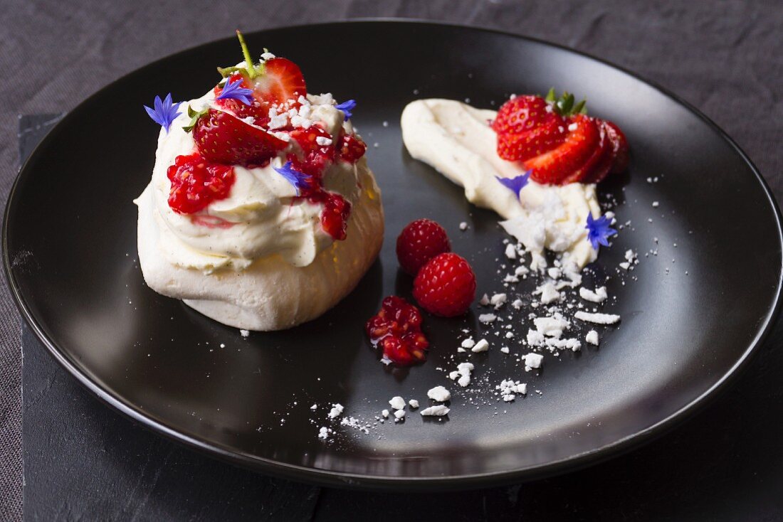 Pavlova with raspberries and strawberries