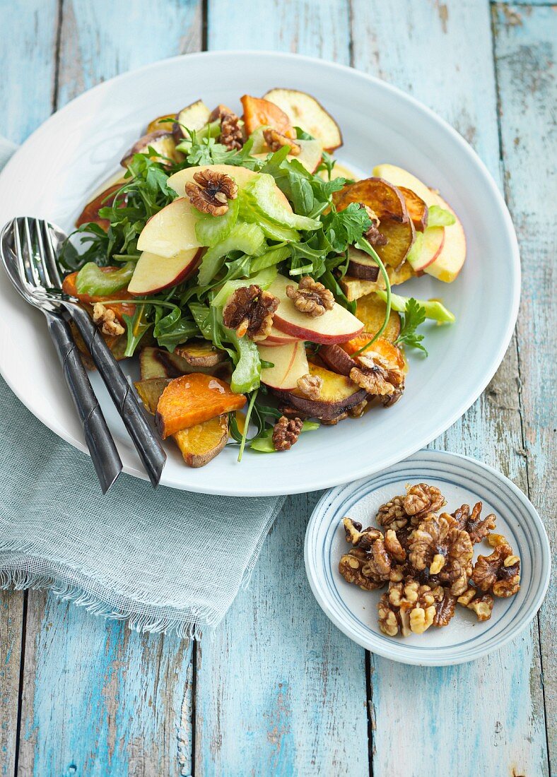 Apple salad with vegetables and walnuts