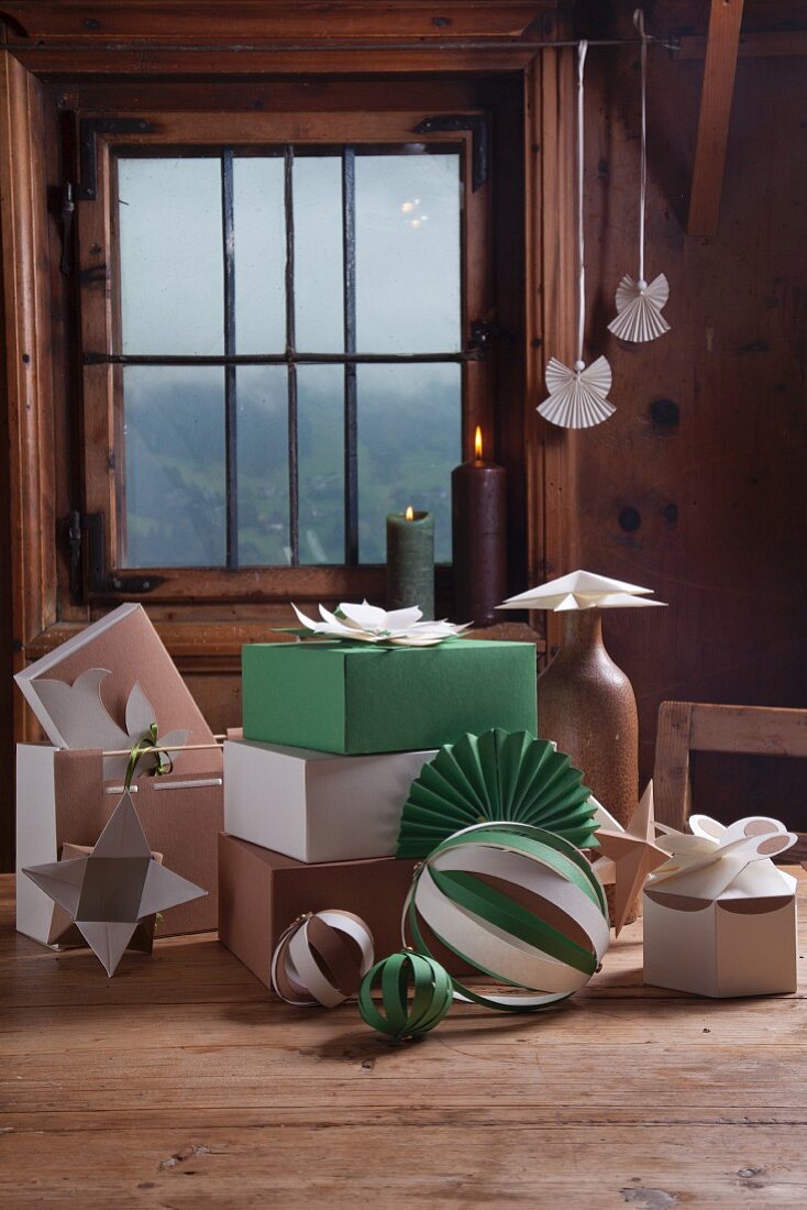 DIY-Weihnachtsdekoration aus Papier