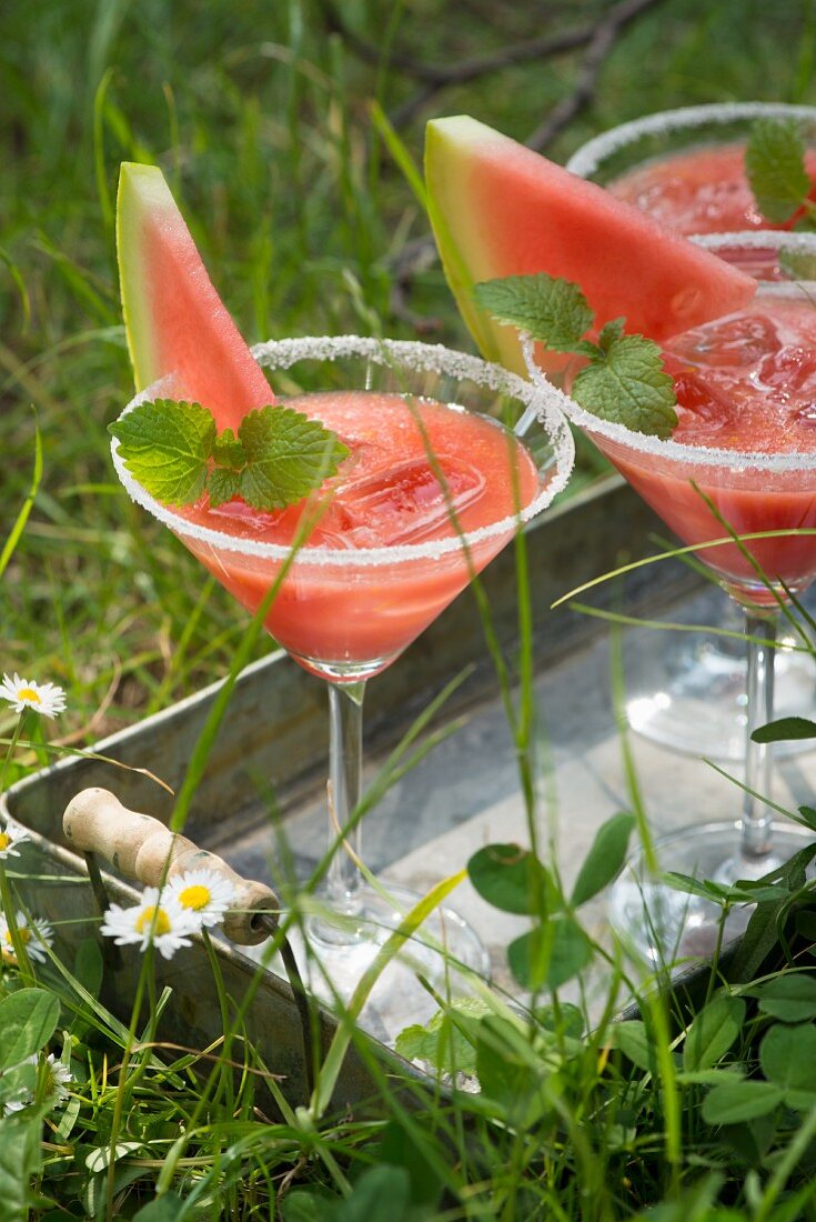 Melon cocktails with lemon balm