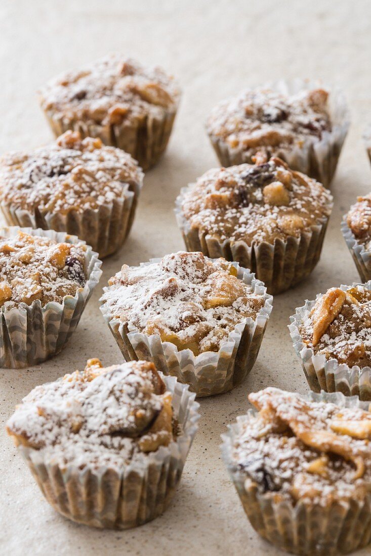 Mini muffins with dried fruit