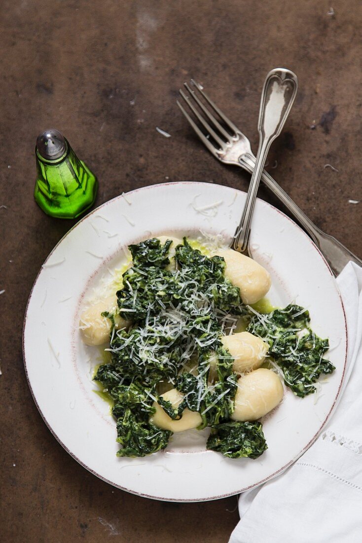 Gnocchi with spinach and Parmesan cheese