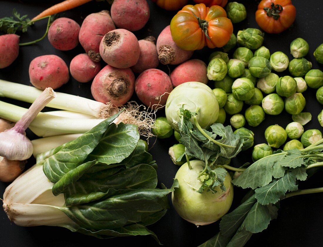 A large arrangement of vegetables