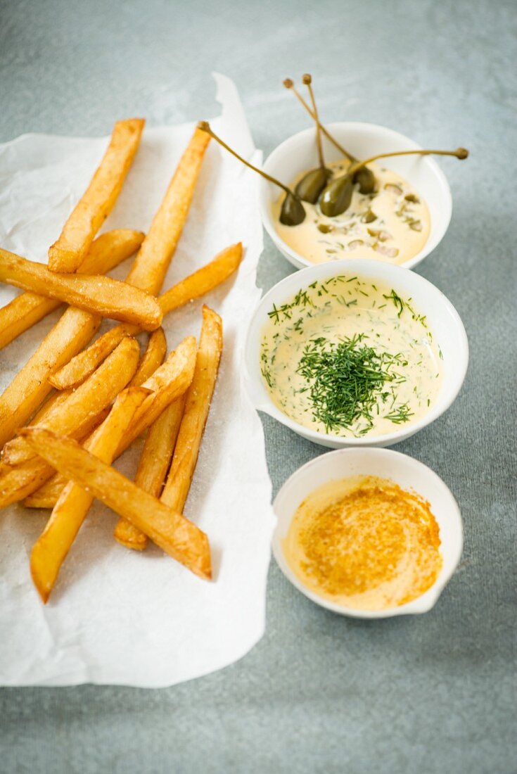 Chips with various types of mayonnaise
