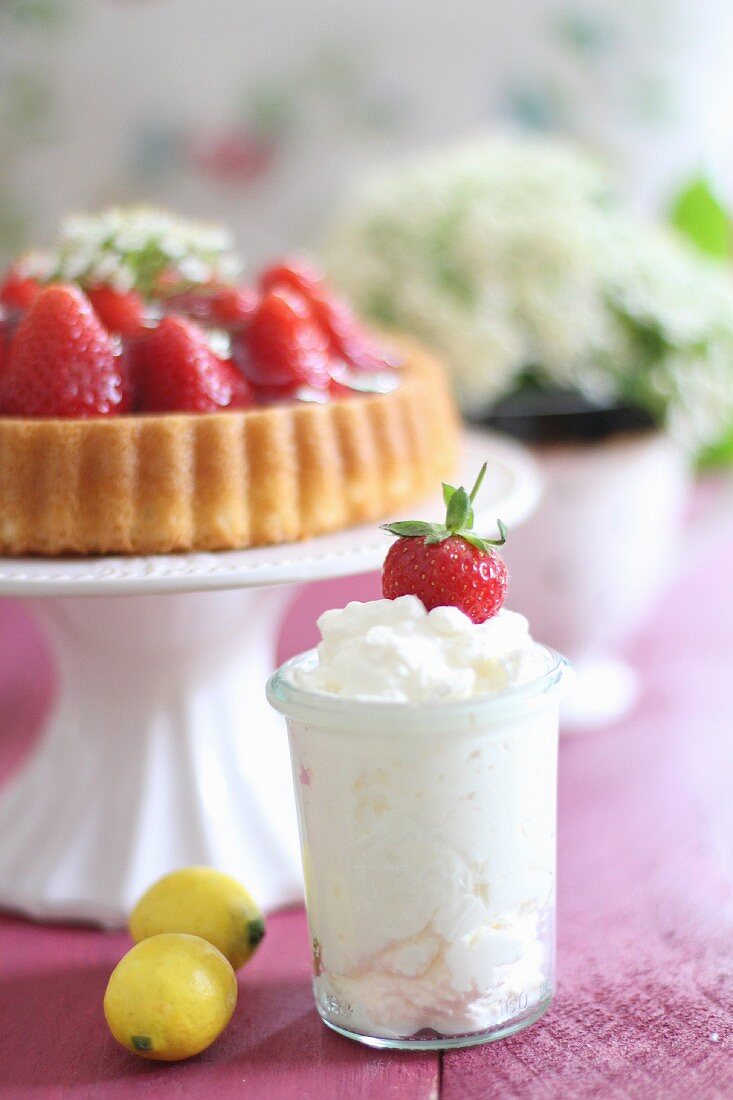 Cream for strawberry cake