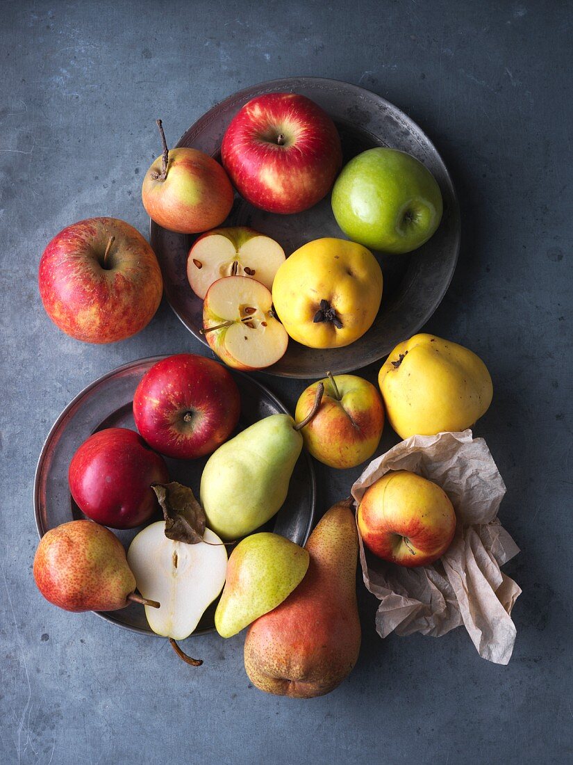 An arrangement of apples and pears