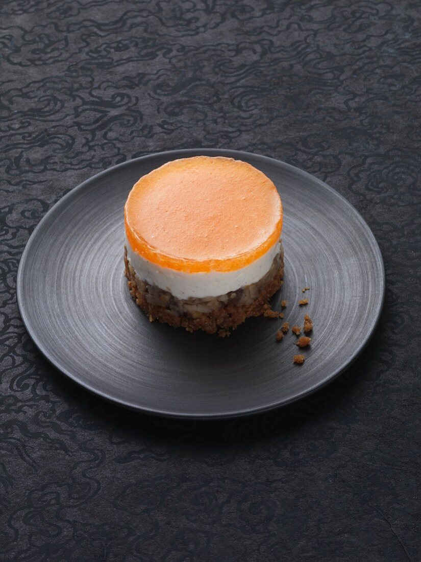 A mini chestnut cheesecake with persimmon