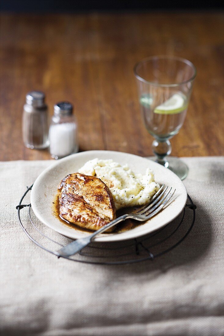 Balsamic chicken breast with mashed potatoes