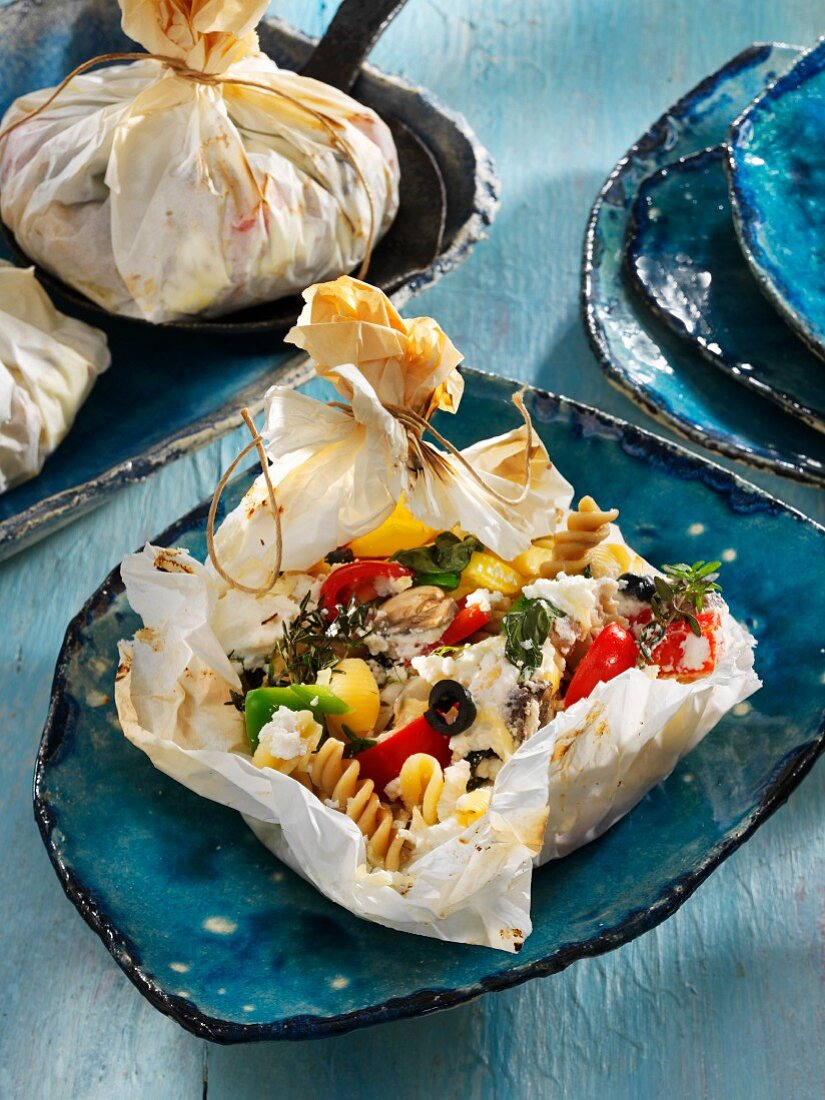 Vegetable parcels with pasta