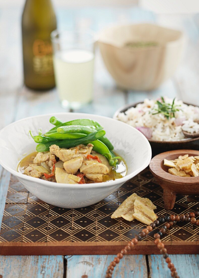 Hähnchencurry mit Bohnen und Reis