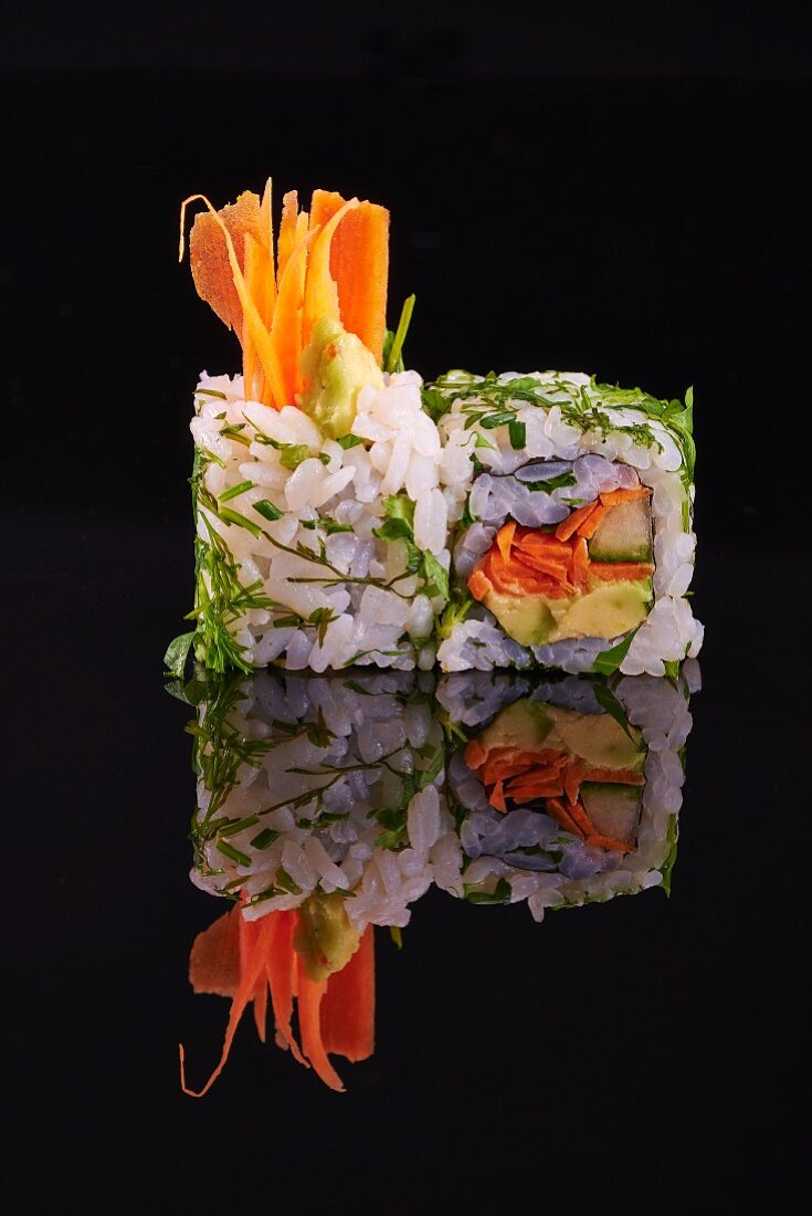 Two California maki with carrots