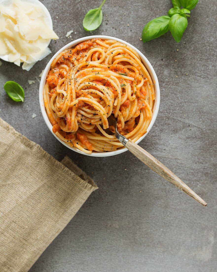 Pasta al Pomodoro (Nudeln mit Tomatensauce, Italien)